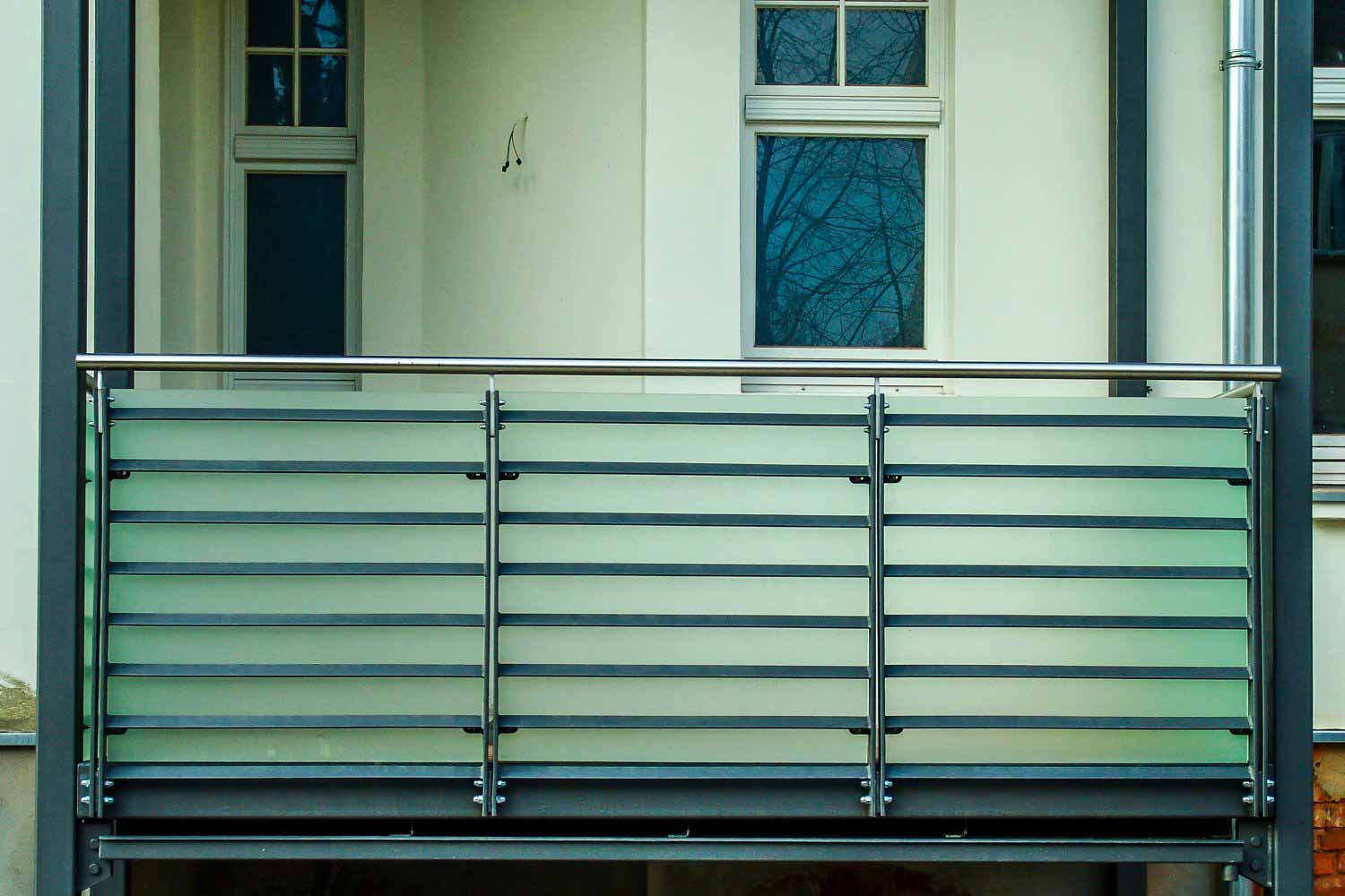 Geländer von Henschel Stahlbau GmbH & Co. KG