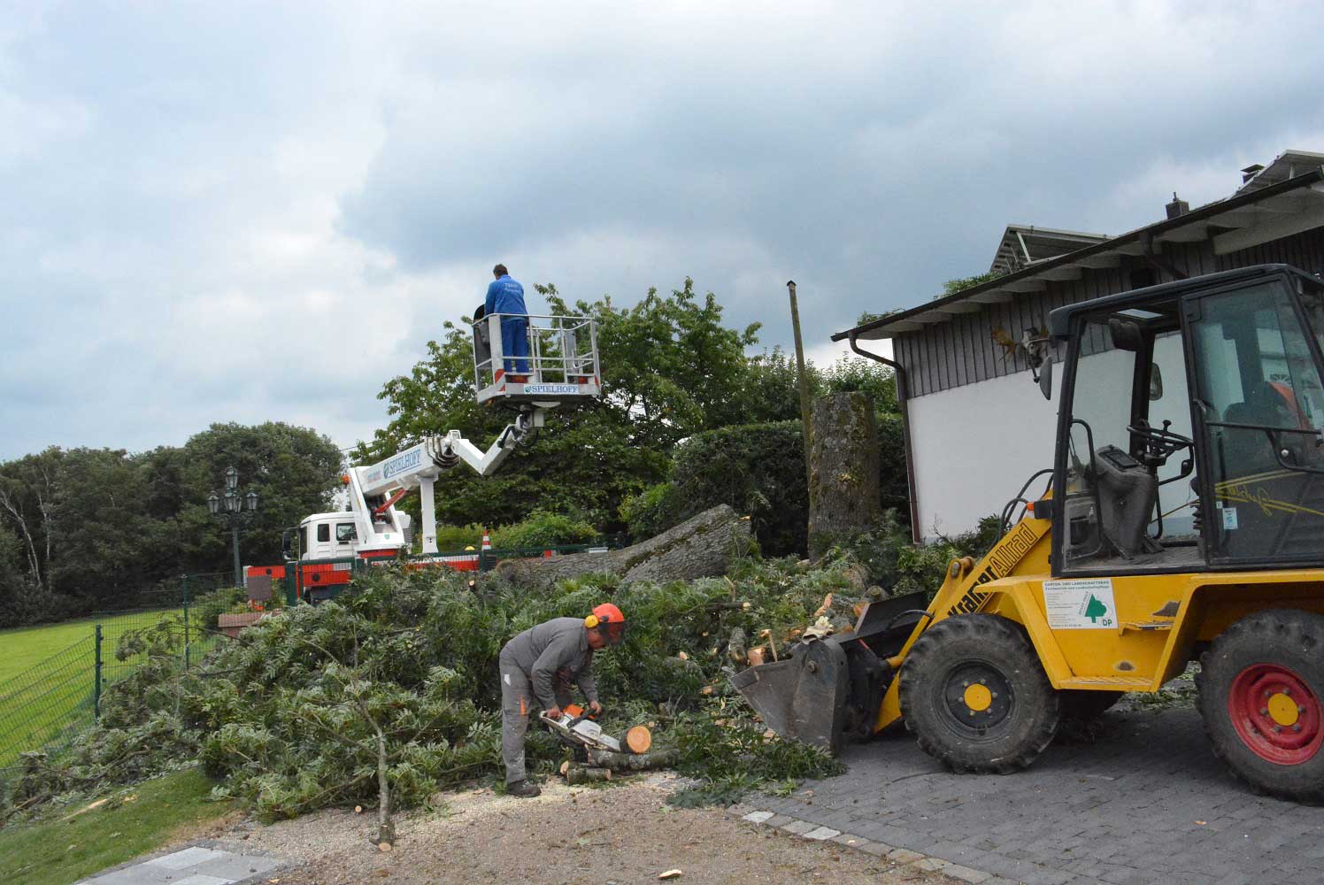 Mitarbeiter/in gesucht für Detlev Pauls Garten- und Landschaftspflege in Ennepetal