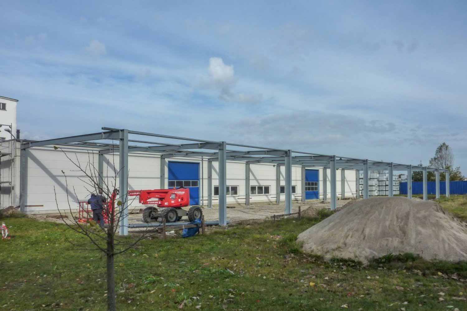 Hallenbau von Henschel Stahlbau GmbH & Co. KG