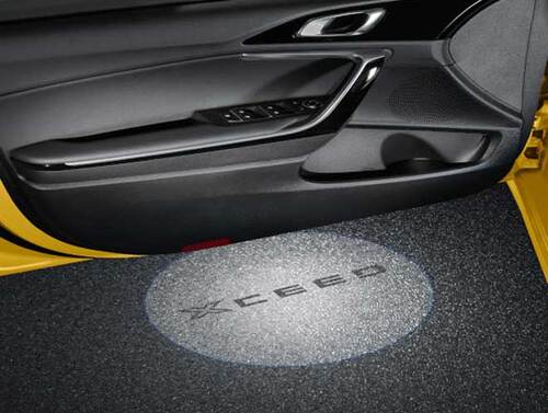 Kia XCeed Black Xdition Interieur Begrüßungslogo LED
