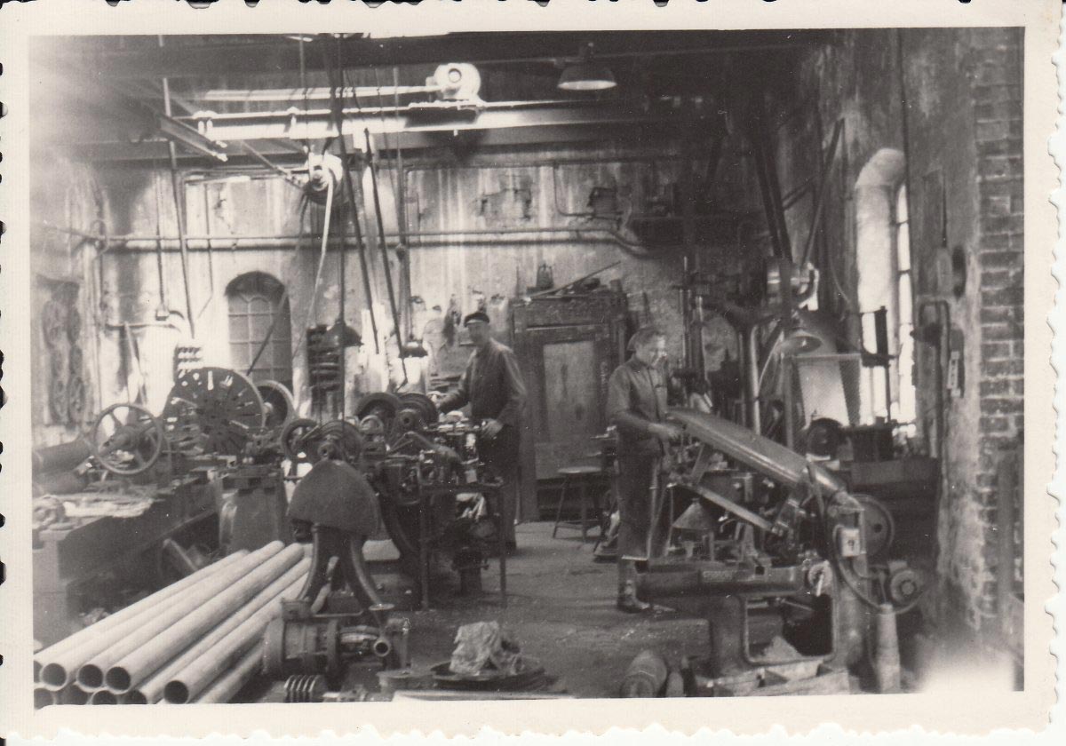 Handwerk seit 1914 SES Schlosserei & Eisenwarenhandel Schulze & Sohn GmbH Handwerk seit 1914 SES Schlosserei & Eisenwarenhandel Schulze & Sohn GmbH