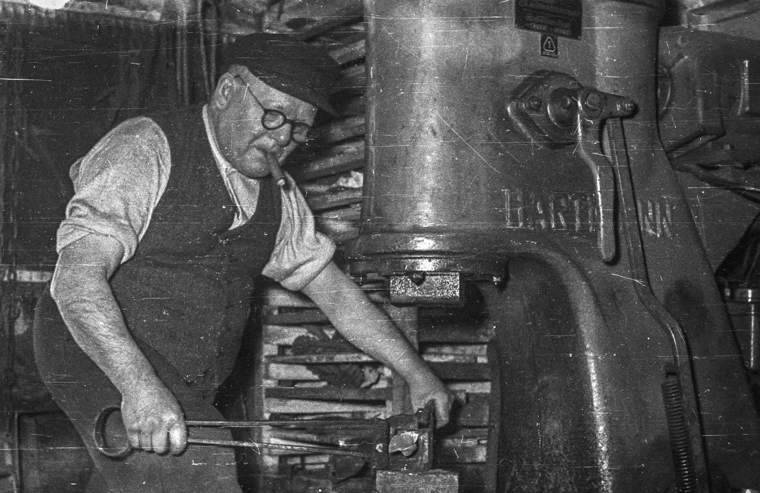 Firmengeschichte Henschel Stahlbau GmbH & Co. KG
