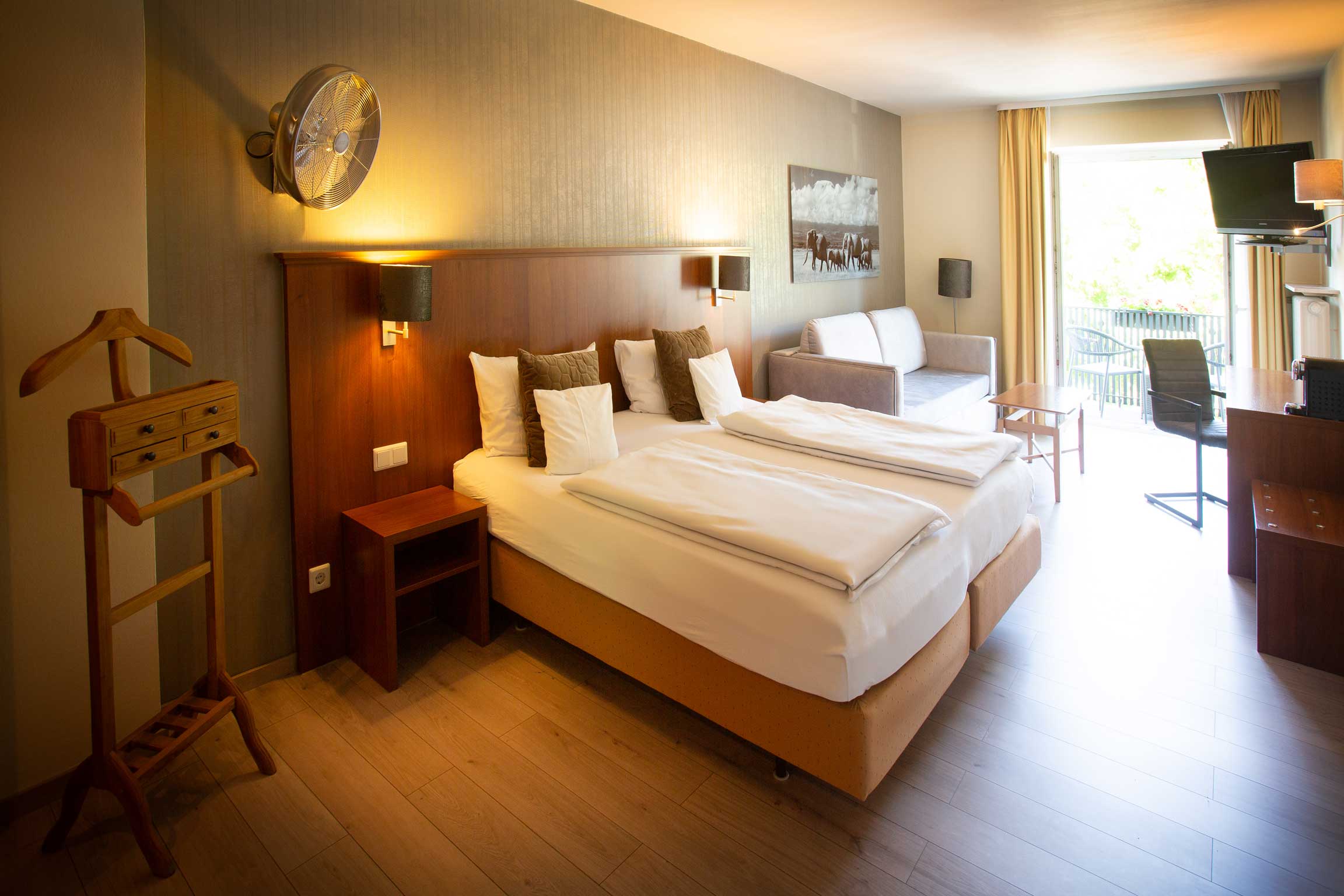 Zimmer HOTEL BAD EMSER HOF Zimmer HOTEL BAD EMSER HOF